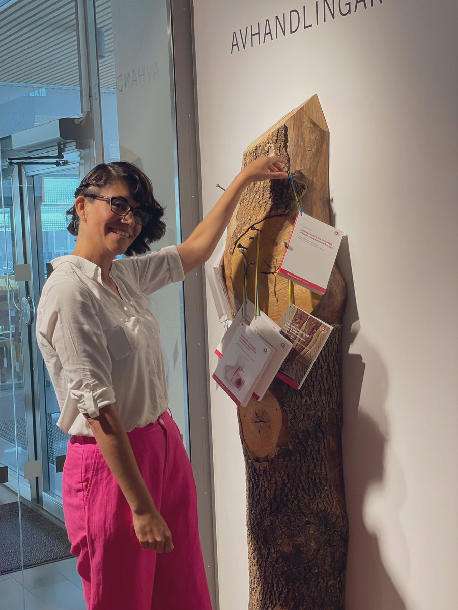 NgbiGutBrain's tweet photo. We are happy to congratulate our @FernandaRoca9 for publicly announcing her PhD thesis! In 🇸🇪 we nail the thesis in a publicly available area in order for everyone to have access to it weeks before the defense. Fernanda successfully nailed hers to the tree in our library 🔨📖 🍾 https://t.co/0c2TTUMJH3