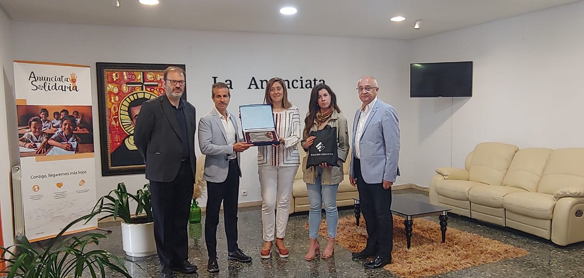 📢Hemos entregado tercer premio del XVI Premio a la Innovación y Experimentación en Pastoral 2022-2023, al centro <a href="/dominicasleon/">La Anunciata, León</a> y su proyecto 'Contigo puedo, conmigo cuentas'🧡

Gracias por vuestra participación y a <a href="/FundacEdelvives/">Fundación Edelvives</a> por la colaboración en este certamen🔝