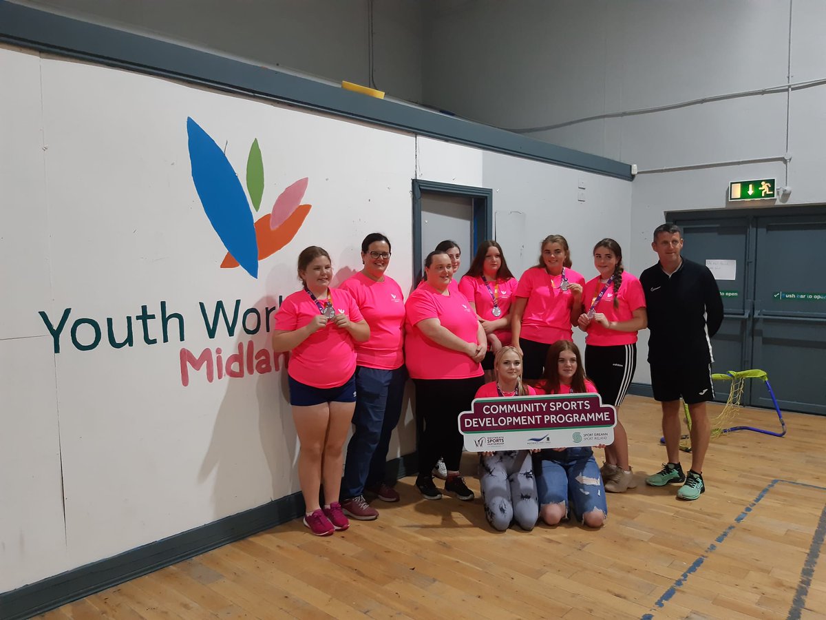 We were delighted help present the girls from Youth Work Ireland Midlands Athlone who completed the @VhiWMM with their medals 🏅 We are so proud of your efforts over the last number of months. 🙌🏻 Massive thanks as well to Damien Mitchell - what a legend!! 🏃🏻‍♀️