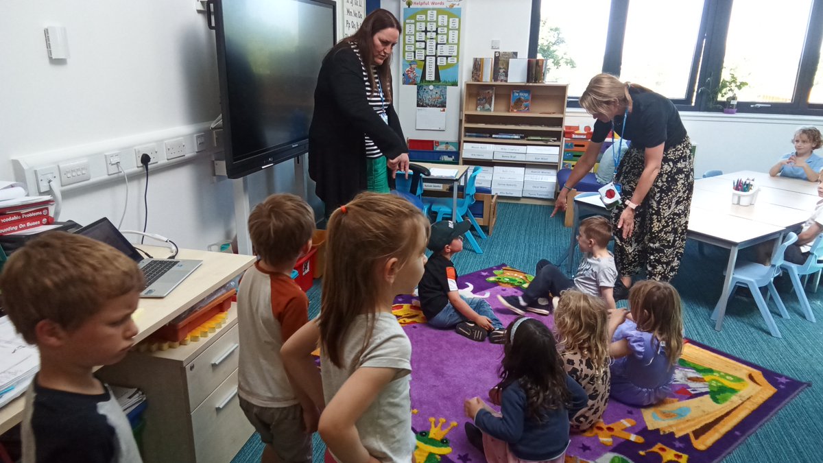 WBarnsNursery's tweet image. Opportunities to visit our new classroom environment and spend time with Mrs Paton. 
#Primary1transition #enhancedtransition #gettingitrightforme #relationships #attachments #nextstepsofmyjourney #meettheteacher #confidentindividuals