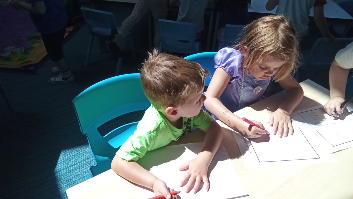 WBarnsNursery's tweet image. Opportunities to visit our new classroom environment and spend time with Mrs Paton. 
#Primary1transition #enhancedtransition #gettingitrightforme #relationships #attachments #nextstepsofmyjourney #meettheteacher #confidentindividuals