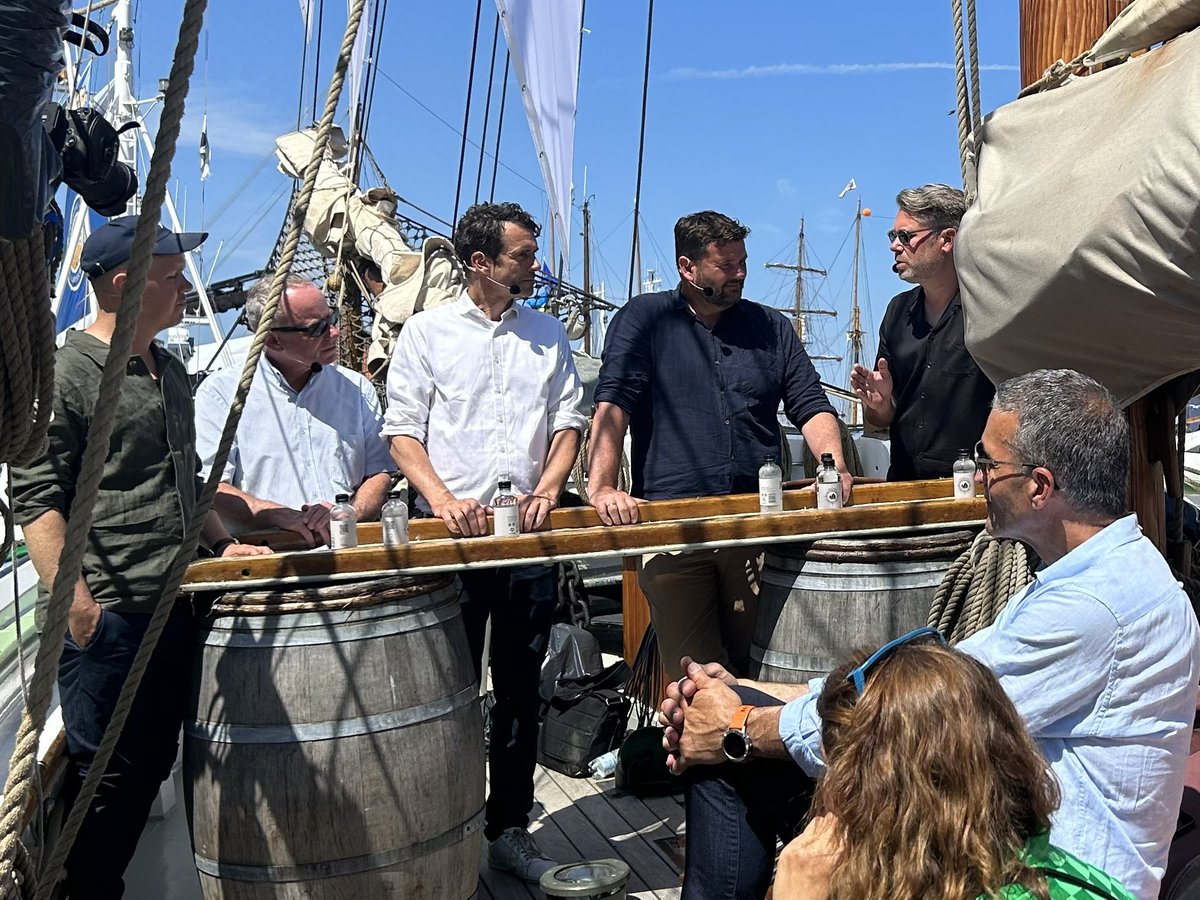 Klimaregnskab som strategisk ledelsesværktøj: <a href="/KlyngeC/">Casper Klynge</a> : “Vi mangler frem for alt revisorer, klimaanalytikere og andre, der kan understøtte den grønne omstilling. Det er en væsentlig forudsætning for den grønne omstilling” #FM23 <a href="/DanskErhverv/">Dansk Erhverv</a> @FSRdk