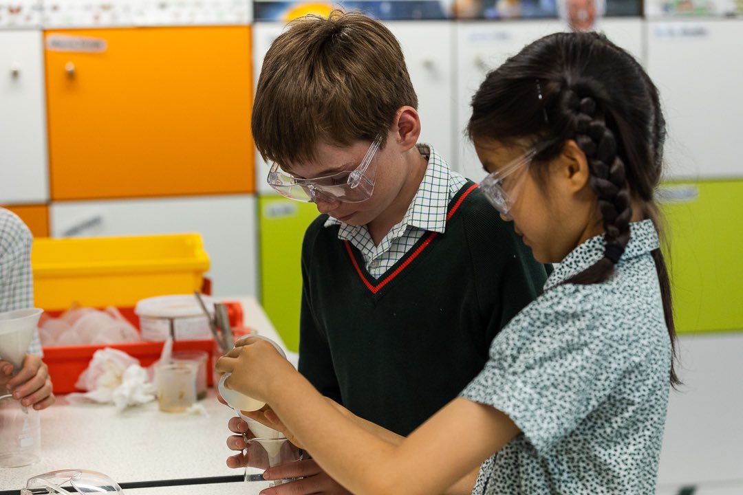 AldroSchool's tweet image. The science lab is busy with lots of experiments in full swing! 

#sciencelab #learning #experiments #godalming #surreyprepschool