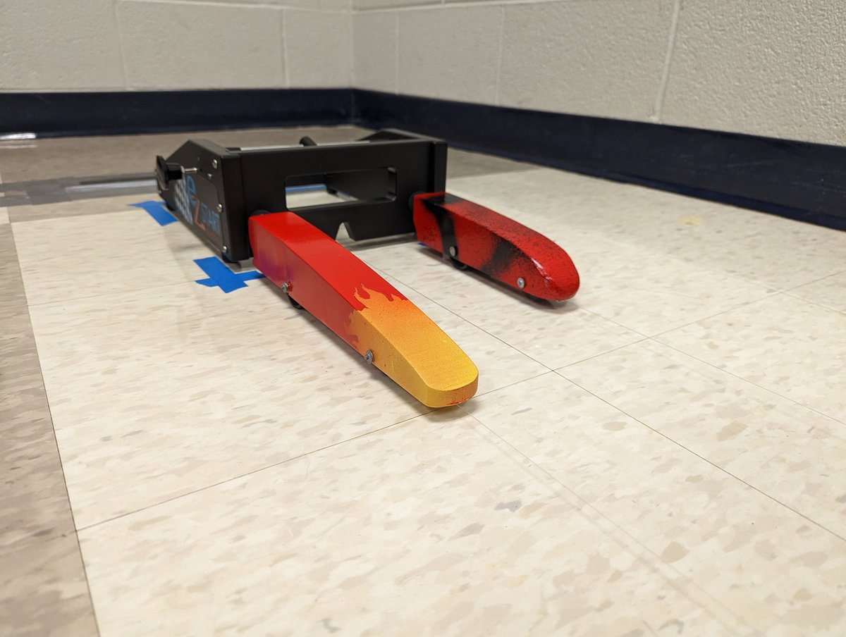 FranseeTech's tweet photo. CO2 Dragster racing in 8th grade Tech Ed! #CMSTechEd #CMSDragsters https://t.co/kEnOHbWNMq