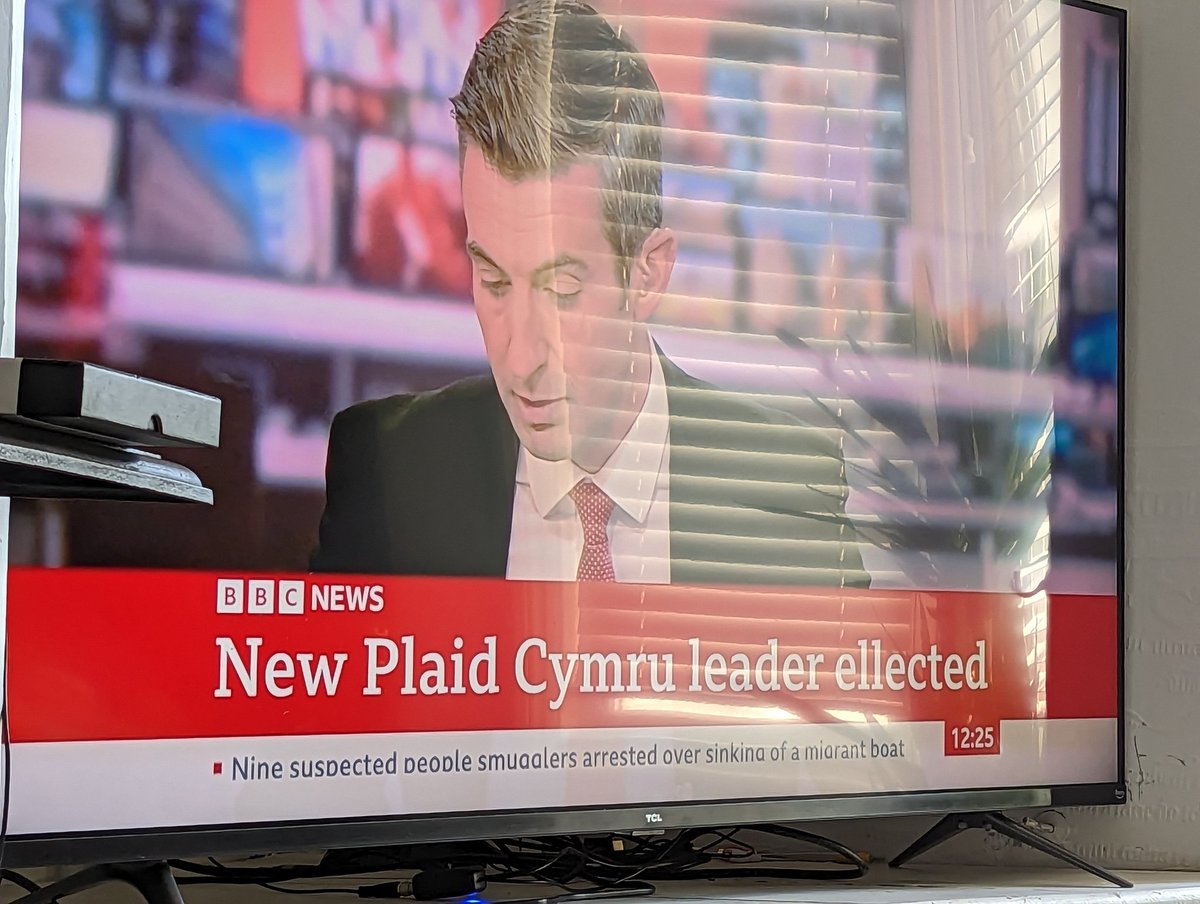 Hmm, I'm sure that's not how it's spelt.

<a href="/BBCNews/">BBC News (UK)</a>