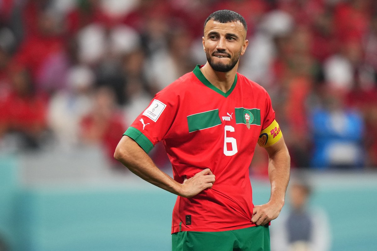 _BeFootball's tweet photo. 🚨 L'OM veut Romain Saïss ! 🇲🇦

Le défenseur marocain pourrait signer pour 2 ans + 1 année en option - Besiktas réclame ~4 M€ !

Le RC Lens est également intéressé, mais le joueur a une préférence pour l'OM.

(@FabriceHawkins) https://t.co/OGlr51Padb