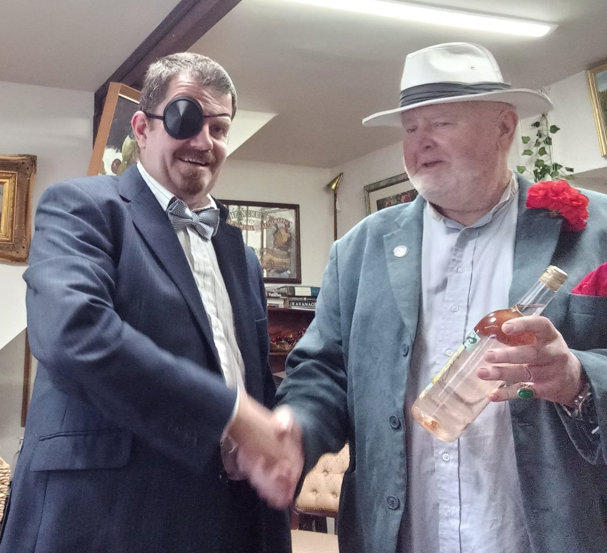 RedBooksWexford's tweet photo. Happy Bloomsday!

Looking forward to celebrating Joyce in style in Red Books Wexford at 7.30pm tonight. https://t.co/xymTbURUrx