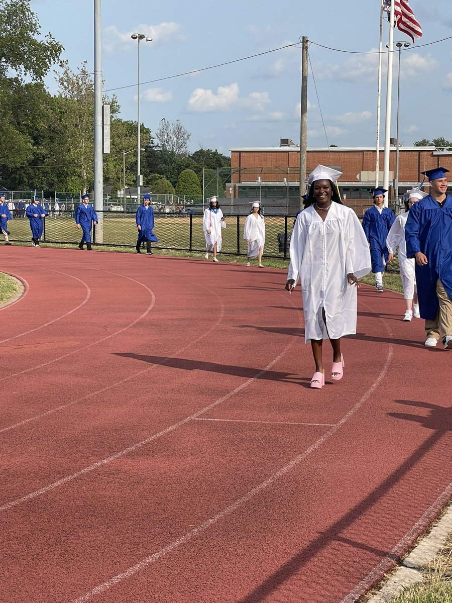 GoJaysGTrack's tweet photo. Congratulations to our seniors! We will miss you! #alwaysabluejay 💙💙 https://t.co/IskbzuWXkr