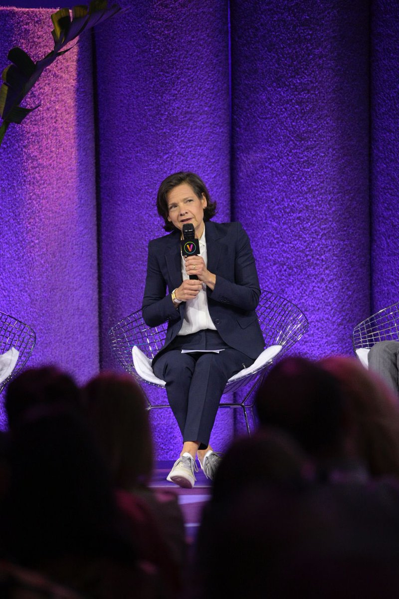 Womens_Forum's tweet photo. Today at @VivaTech, our President @HeilbronnerAG was at the session “Talent with values: What do workers want?” 🚀 An amazing panel that tackled the immense pressure companies face to achieve higher results &amp; how employers can attract top talent by integrating #socialvalue. https://t.co/ojg0aVaUIT