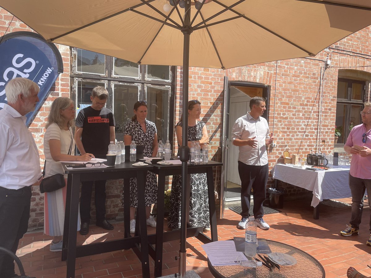 Stine_Rytter's tweet image. Vigtig debat om #klimadata og hvordan vi kan #forebygge fx skybrud oversvømmelse ved bedre brug og deling af data på tværs af off/privat #fmdk #dkpol