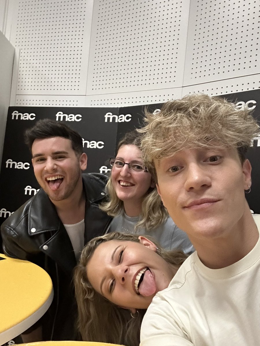Nuriieta13's tweet photo. @MantraCFO Ya los echo de menos 🥺💙 https://t.co/QC5PJro2Yn