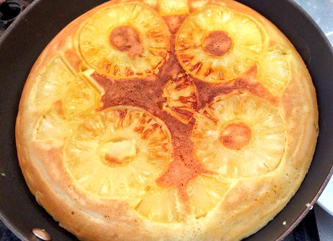 前回の反省を踏まえ、またパインケーキを作ってみたらさらにゴツくなった!?  まあおいしいのでヨシ!!!