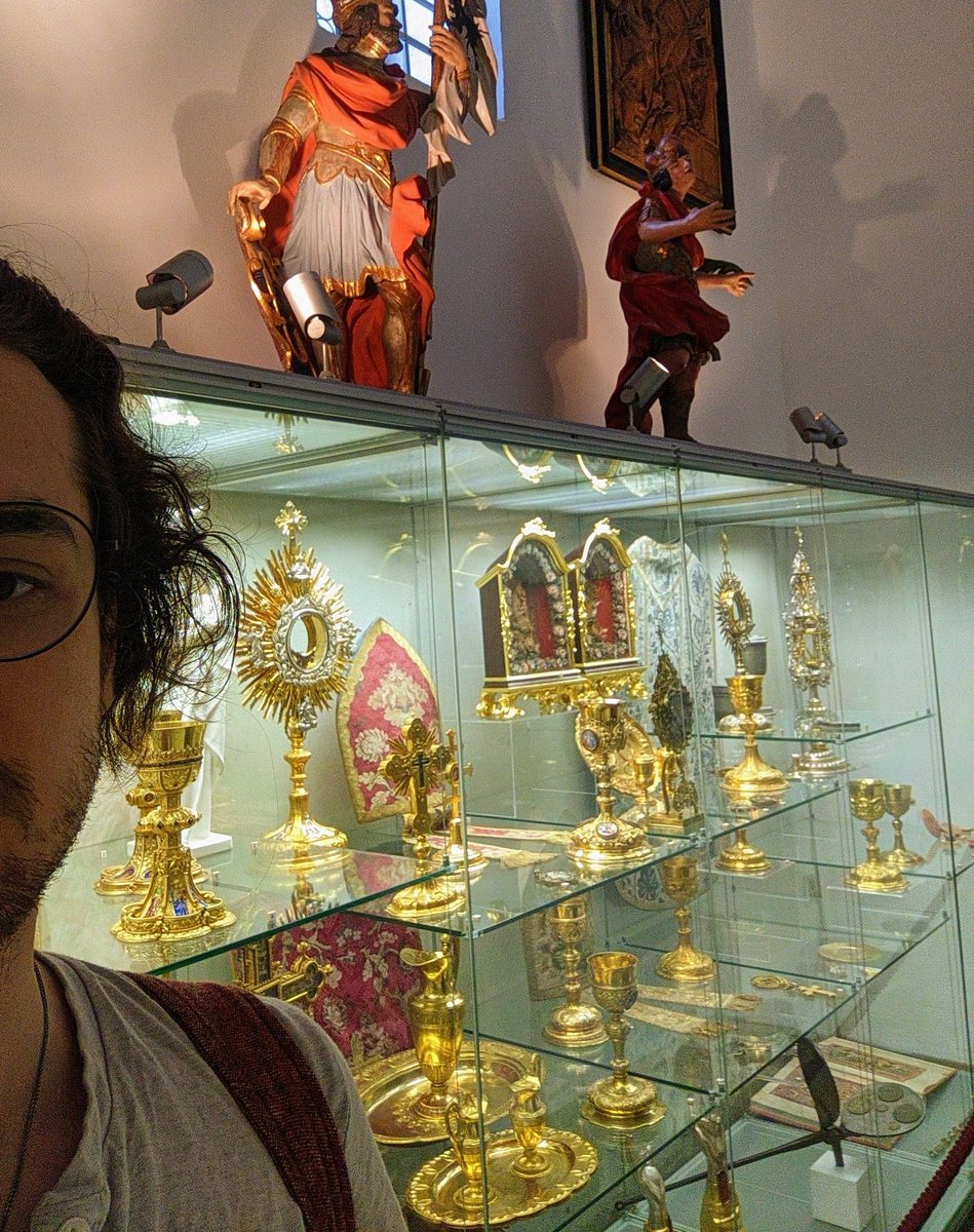 finally found where all the gold hoarder loot ends up