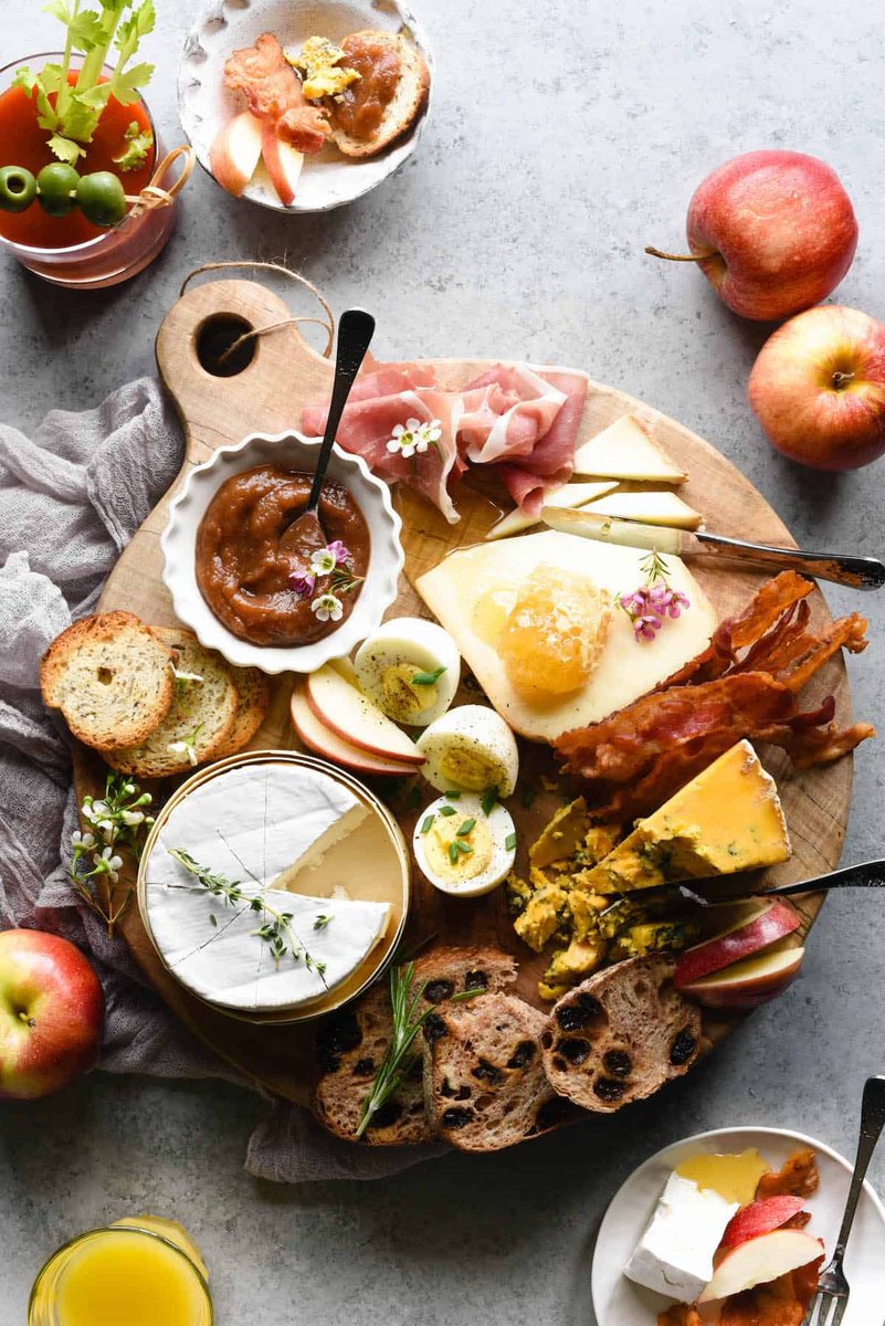 Breakfast Charcuterie Board
foxeslovelemons.com/breakfast-chee…