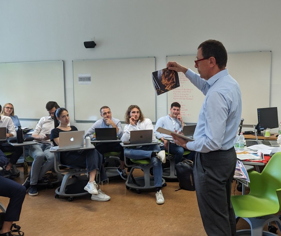 We had a wonderful time visiting the Università Cattolica del Sacro Cuore in Milan this week to present a challenge to the students in the Master Sales 2023 course. It's so inspiring to see young people taking an interest in our industry.
#printindustry #printfinishingsolutions