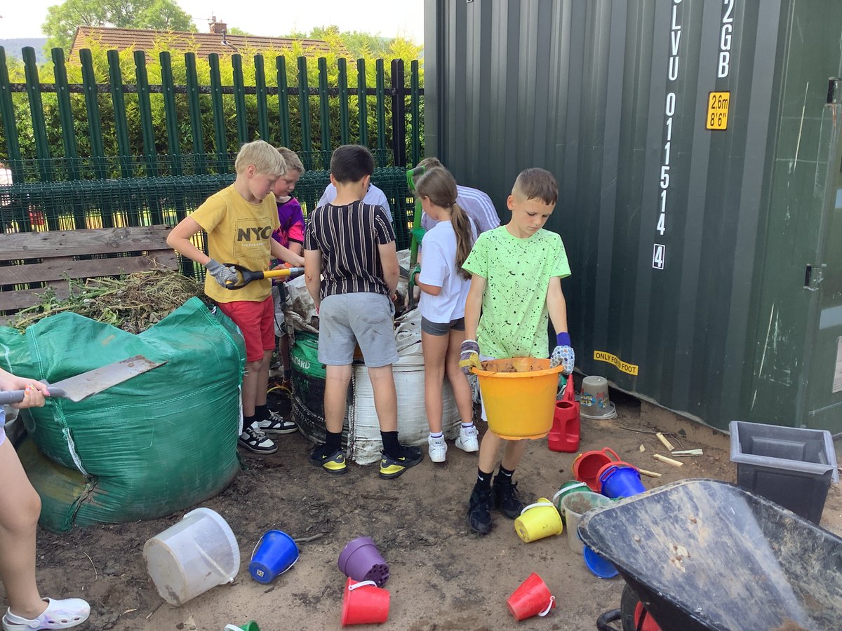 Penygarn School tweet media