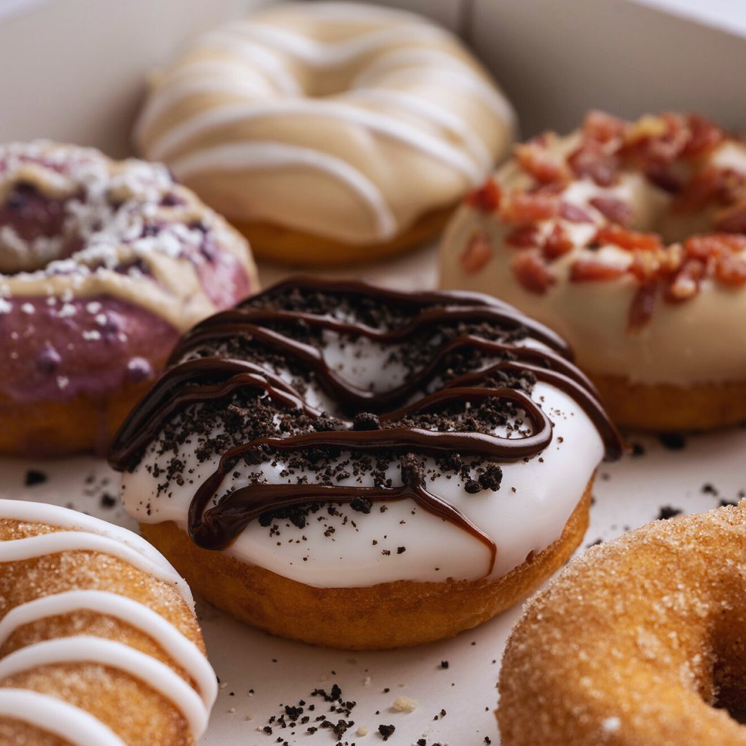 DuckDonuts's tweet photo. Celebrate your family’s #1 guy! Treat Dad to donuts with $3 off the Breakfast Box today through Father's Day. Redeem online using code Dad23.

#fathersday #singledonuts #myduckdonuts #nomnom #foodies #eeeeeats #donuts #duckdonuts #madetoorder #donut #favorites #yum #yummy https://t.co/TH3ww6Lagt
