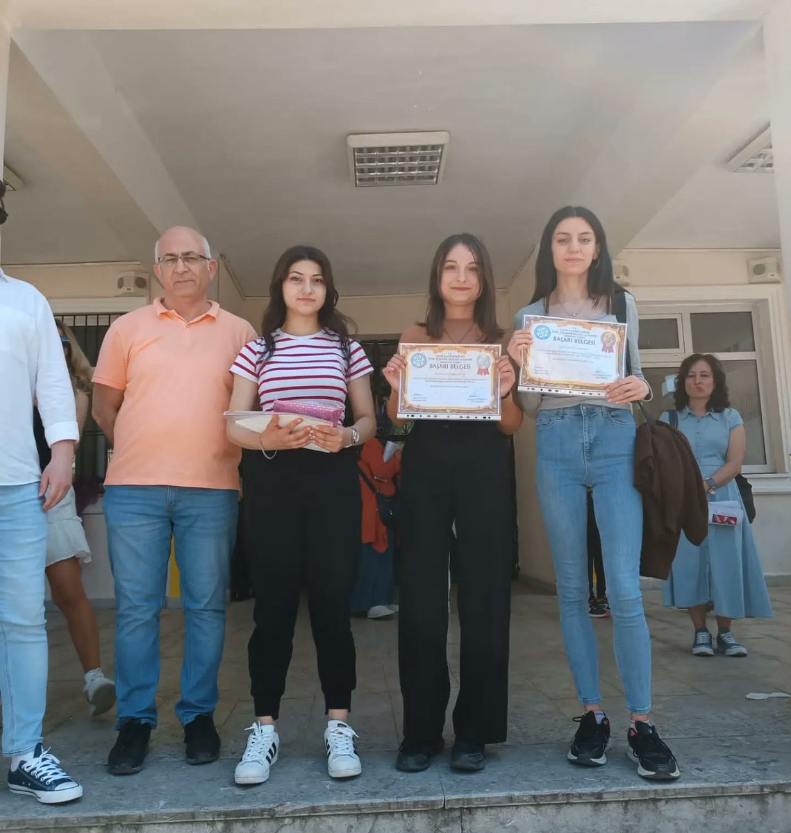 Ttmtalcanik's tweet photo. 2022-2023 2.dönem sonu karne törenimizi gerçekleştirdik. https://t.co/lzFZnFt96H