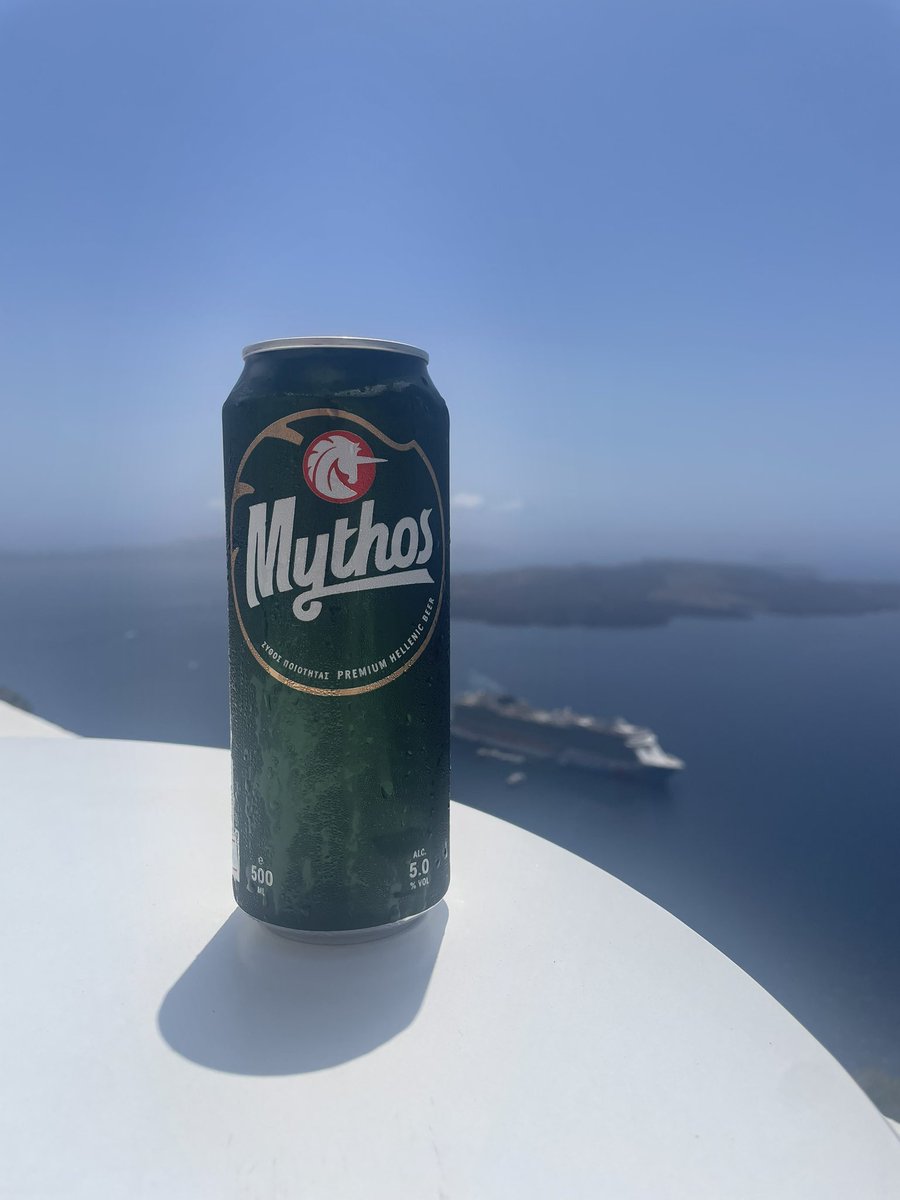 stuartpow's tweet image. Blue skies and one of my bucket list destinations ticked off. 

#Santorini 🇬🇷