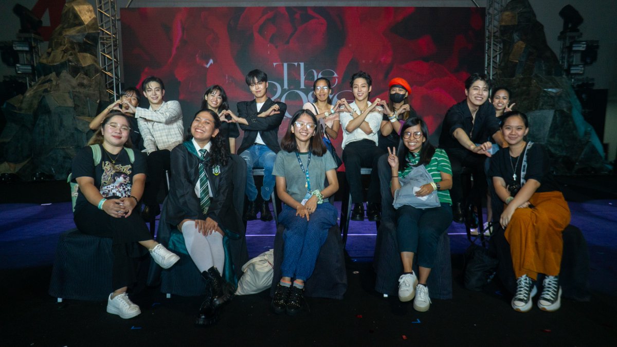 CONQuestPHL's tweet photo. The Rose Meet and Greet snaps are out! 📸

See more photos here 👉 https://t.co/6aaJG9iFwG ✨ https://t.co/x0quSAYlKB