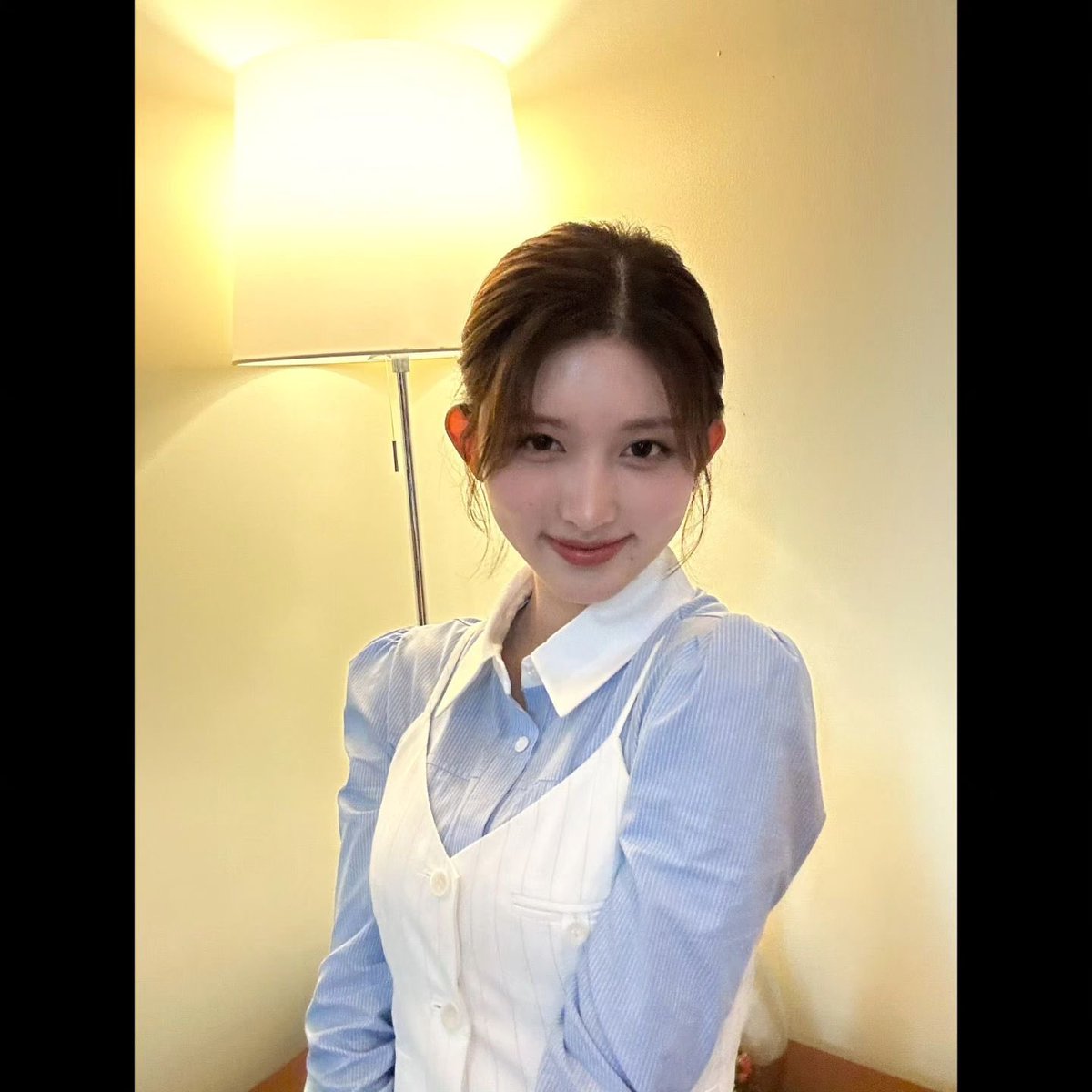of__autumn's tweet photo. 아이브 인스타 #가을

in the Philippines❤️ 

🔗 https://t.co/PRfa7LdMHV https://t.co/R23uD1tJi1