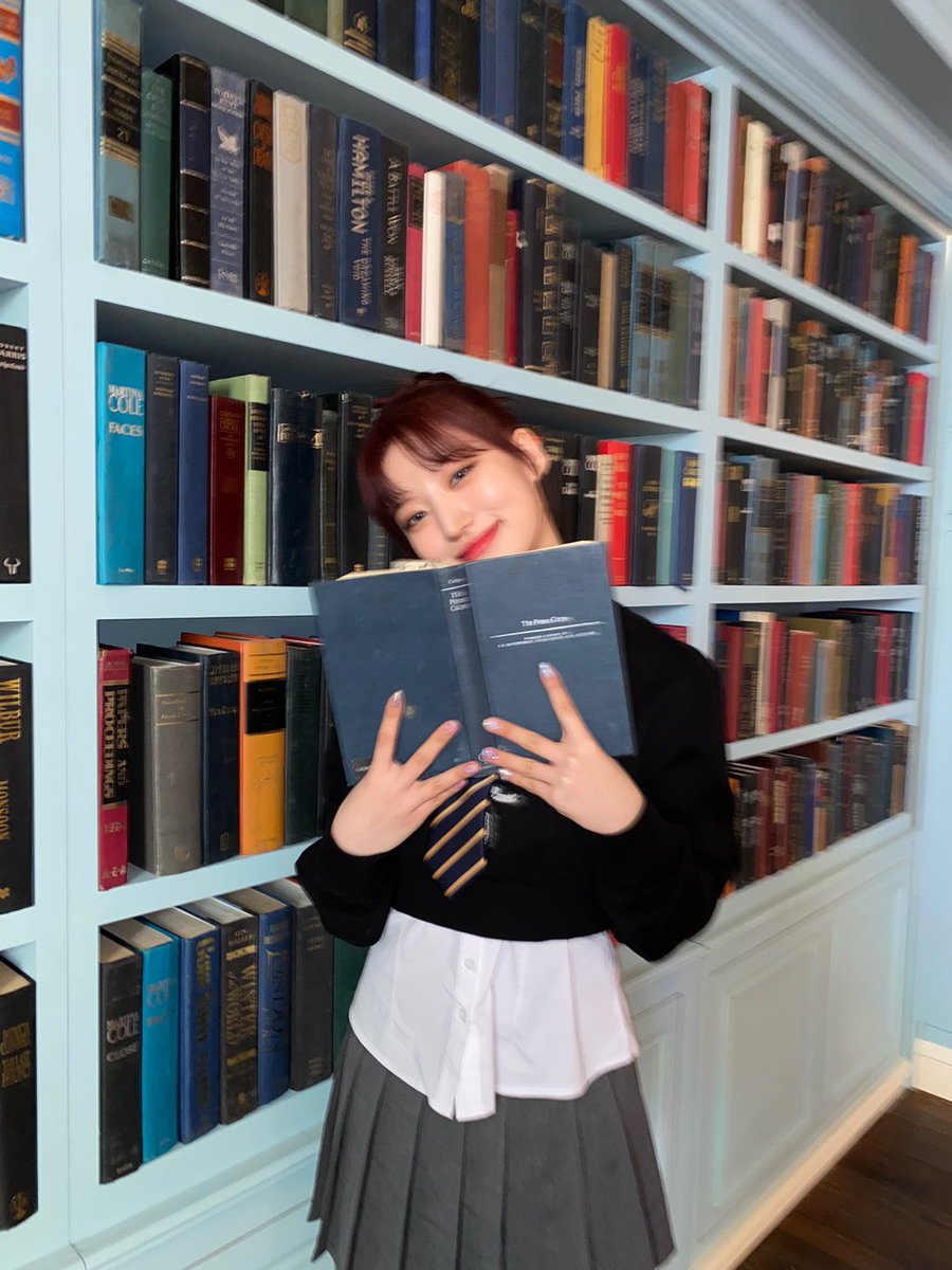 Billlieofficial's tweet photo. [#시윤]

🙂🫢🤭☺️📚❤️

#Billlie_Letter https://t.co/wqEWkbfWjH
