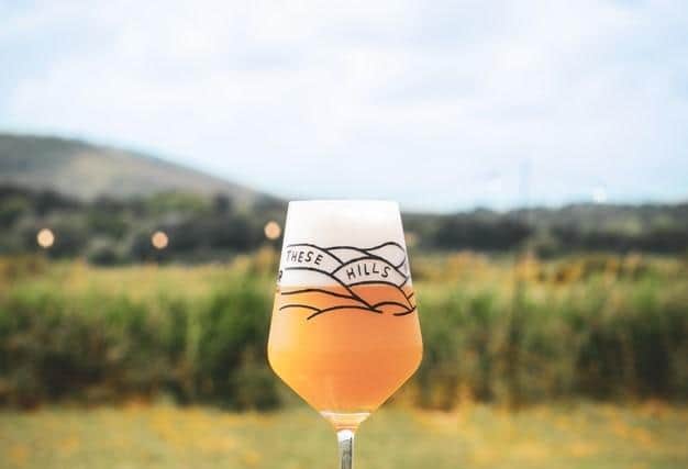 _jshort's tweet photo. Had an absolutely shite week (hay fever, work stress, hay fever, heat, hay fever, hay fever) so it's time to stop work early and get ready for #thesehills
Sussex is at its peak this weekend. #SussexDay @TheBeakBrewery https://t.co/FEOfyys8TY