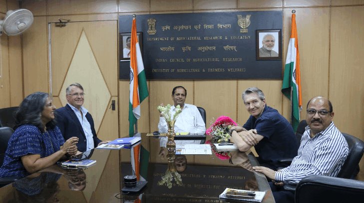 jlucasrestrepo's tweet photo. Mainstreaming #agrobiodiversity conservation & #nativevarieties use is key to paving the way towards a better future for people and the planet. We discussed it with DG of @icarindia Himanshu Pathak & Manoj Ahuja, Secretary of Department of Agriculture and Farmers’ Welfare 🙏🏻 🙏🏻 https://t.co/JK9M5ortn8