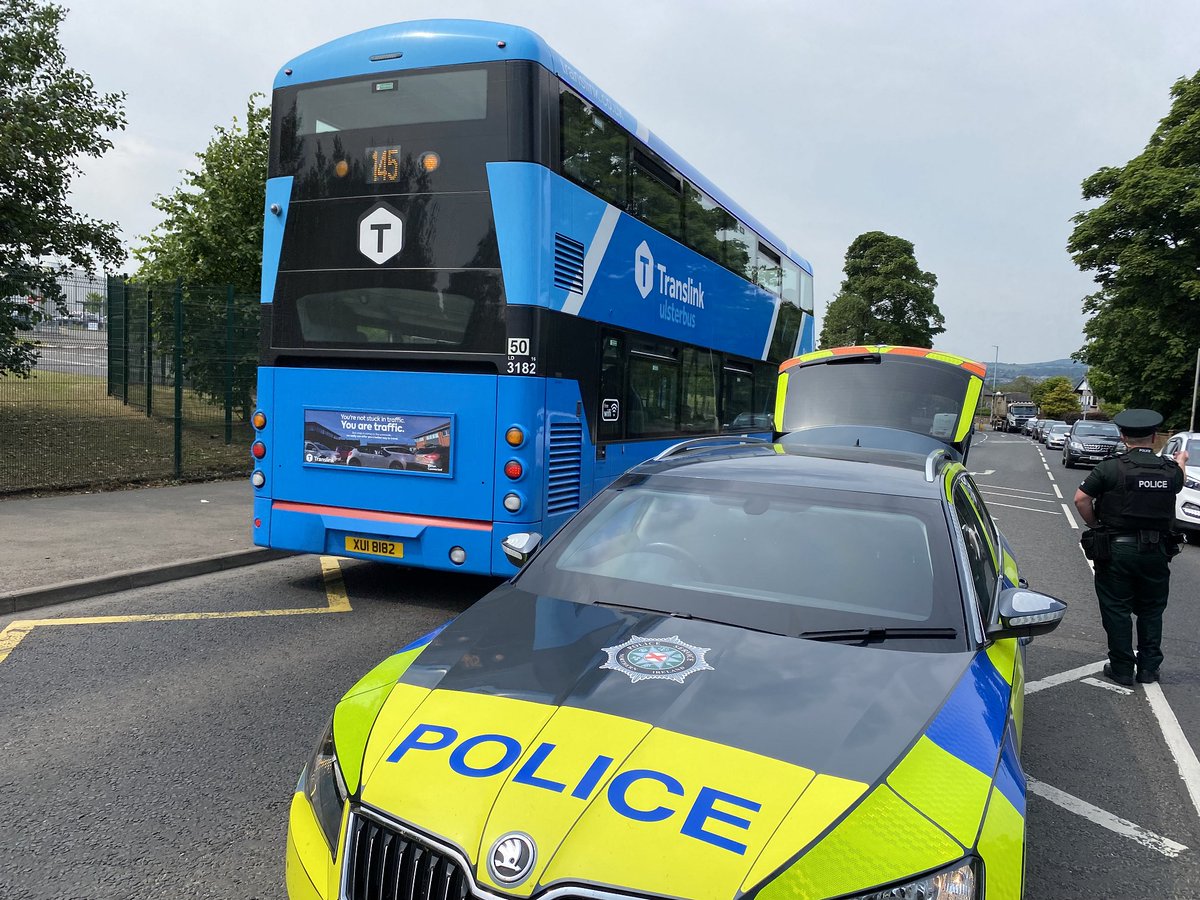 PSNIDCSDistrict's tweet photo. Officers taking part in #OpSubreference on Limavady Road, Waterside earlier. 2 arrests have been made in relation to outstanding bench warrants. Detections have also been made in relation to motoring offences. Thanks to everyone for your patience as we work to keep people safe. https://t.co/EpfDkmV1Te