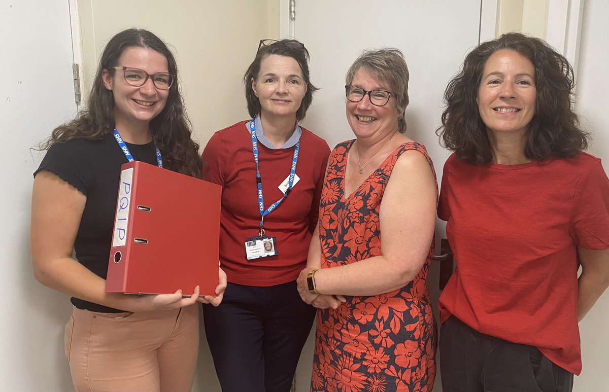 The Core research team @nhsswft supporting #Red4Research day. Thank you to everyone who has been involved with research over the past year #NHS75 #BePartOfResearch  @Research_SWFT