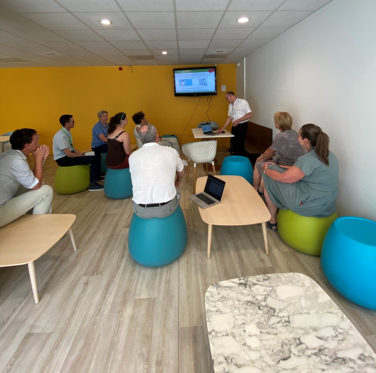 #SENR2023 ♻️
📸Retour en images sur l'atelier n°2 des #bonnes #pratiques #documentaires pour les agents de <a href="/strasbourg/">Strasbourg.eu</a> !

📢Les <a href="/ArchivesStras/">Archives Strasbourg</a> animaient 2 ateliers sur les outils archifiltre/windirshot &amp; la valeur juridique du PDF. 

<a href="/c_zorn/">Caroline Zorn</a> <a href="/strasbourg/">Strasbourg.eu</a> <a href="/Shadok_eu/">Le Shadok</a>