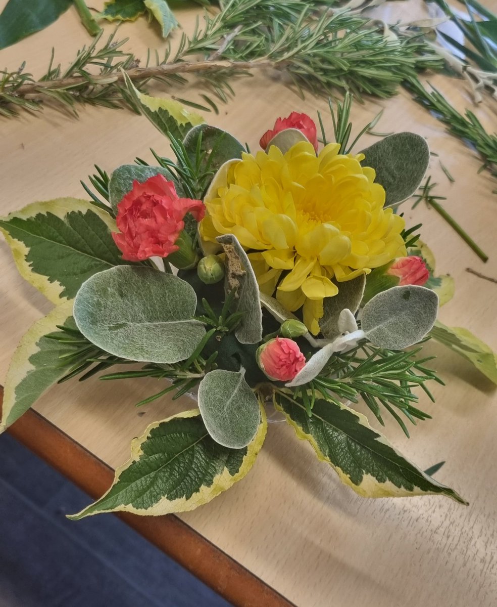 SedgemoorMas's tweet photo. It was the last CST group for our latest cohort today. They spent time making these lovely floral arrangements to take home. This led to lots of chat about the various states of our gardens! #CST #activity #occupation #livewellwithdementia https://t.co/RkXUiQ4r48