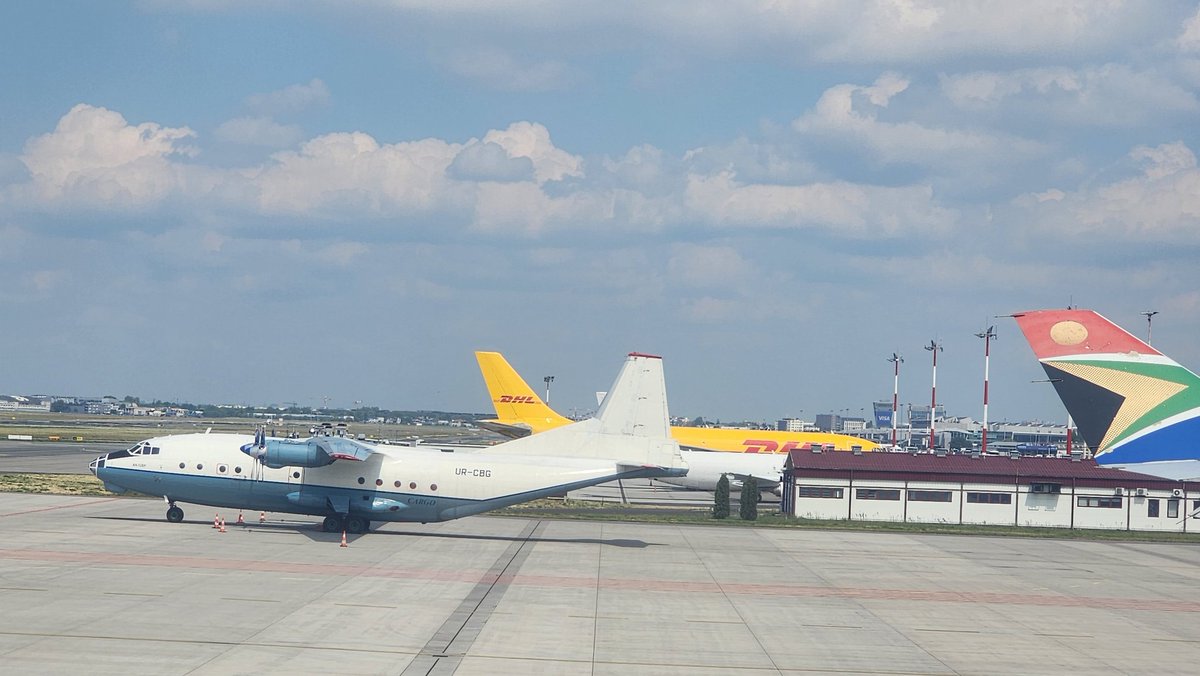 We landed at the Warsaw Chopin Airport in Poland at around 13:30 on Thursday. We weren't allowed to disembark. It's now 14:07 on Friday. 
Can you imagine what it feels like? <a href="/SundayTimesZA/">Sunday Times</a> <a href="/TimesLIVE/">Times LIVE</a> A colleague even said: "I miss loadshedding back home."