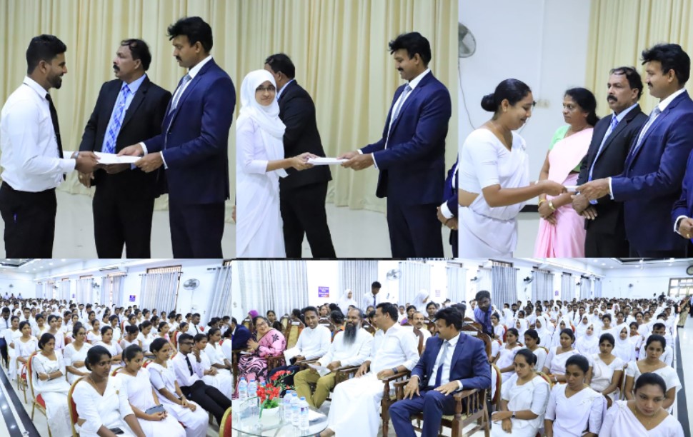 ThinakaranLK's tweet image. ஆசிரியர் பயிற்சியை நிறைவு செய்த 520 பேருக்கு நியமனம் வழங்கும் கிழக்கு மாகாண ஆளுநர்!

மேலதிக விபரம் &amp;gt;&amp;gt;&amp;gt; thinakaran.lk/node/99710

#TeachingAppointments #NationalCollegeOfEducation #CollegeOfEducation #SenthilThondaman #EasternProvinceGovernor #EasternProvince #SriLanka #LKA #SL