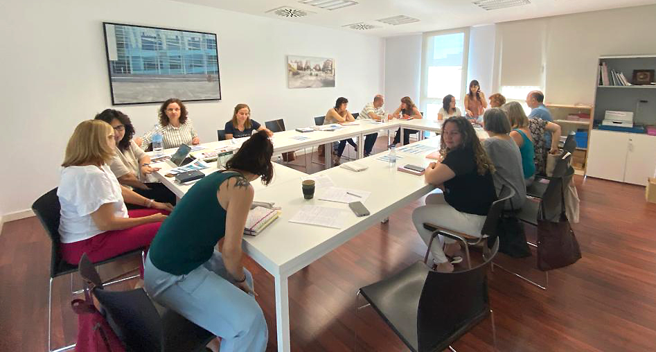 Hui s'ha reunit la Comissió de treball intersectorial en salut mental infantoadolescent on s'han analitzat les diferents necessitats i s'han acordat les actuacions a implementar per al pròxim curs escolar.
#quarteduca #QuartdePoblet <a href="/quartdepoblet/">Quart de Poblet</a>