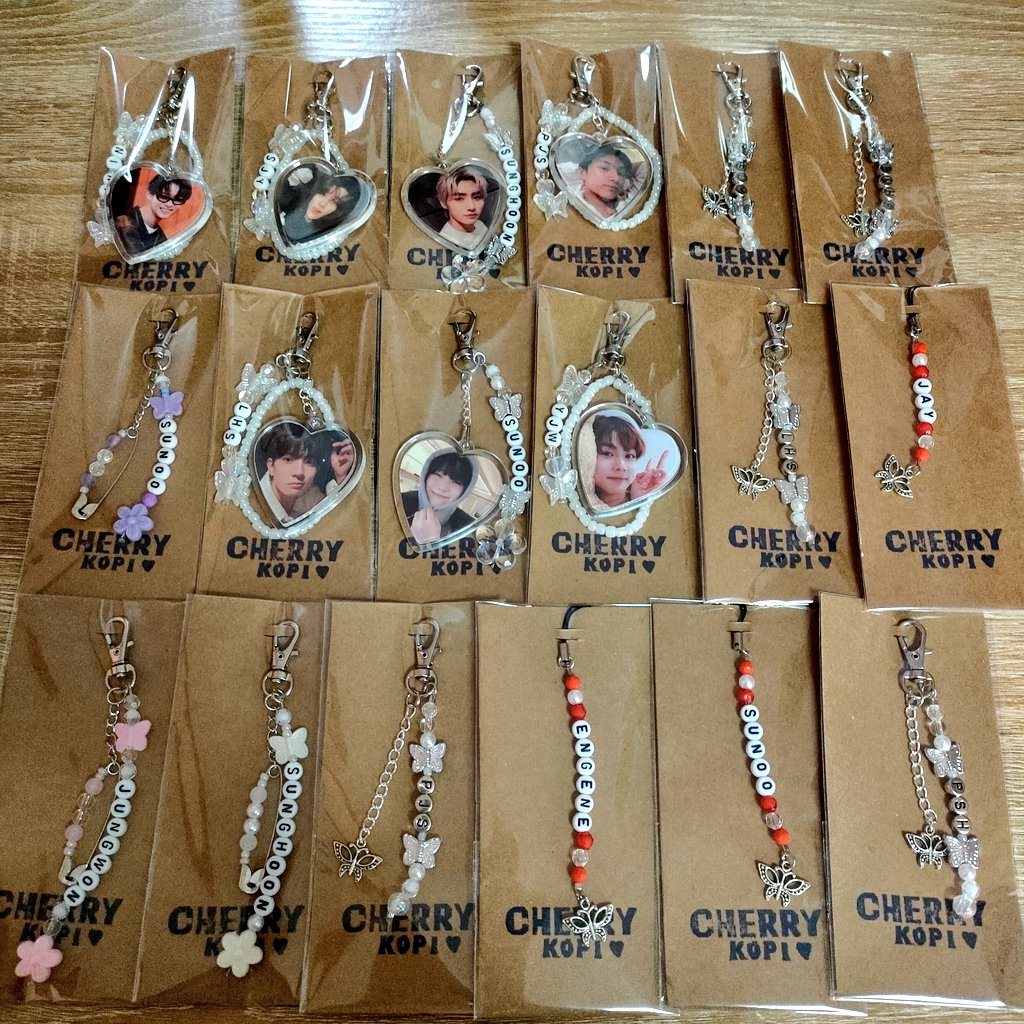 cherrykopi_mnl's tweet photo. 💌 SEE YOU TOMORROW ENGENES! 🧡

Available tomorrow
- KEYRINGS
- BEAD BRACELETS
- NOTEPADS
- BEAD ACCESSORIES

💵 price range: 25-100pesos 

#MintForSunoo 
@ENpireEvents 🫶🏻 https://t.co/VMWEzjCMMB