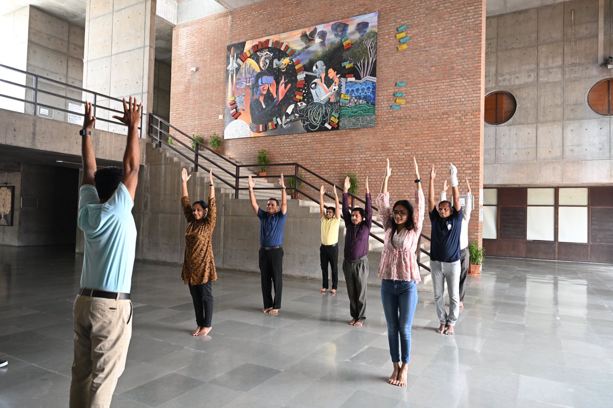 IIMAhmedabad's tweet photo. Y-Breaks🧘at #IIMA continue, aligned to the #InternationalDayOfYoga2023.
#IDY2023 #IDY #YogaBreaks #YBreaks #Yoga
@EduMinOfIndia @moayush https://t.co/7NF3dw8V24