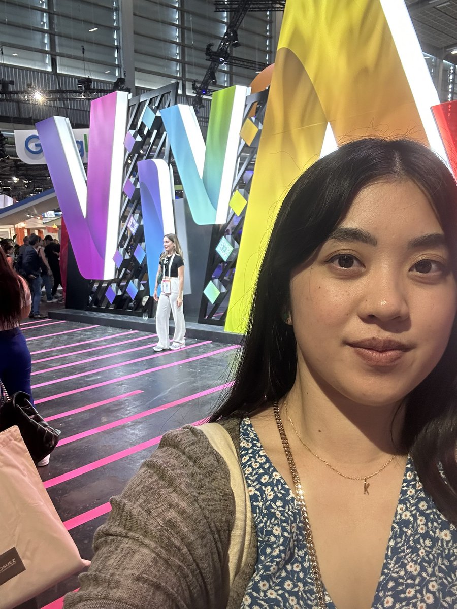 CindyBui__'s tweet photo. 🔴 En direct de #VivaTech 
Retrouvez toutes les actualités et #innovations sur le compte @pole_emploi 🚀
#AvecPoleEmploi https://t.co/bsppyv2WgQ