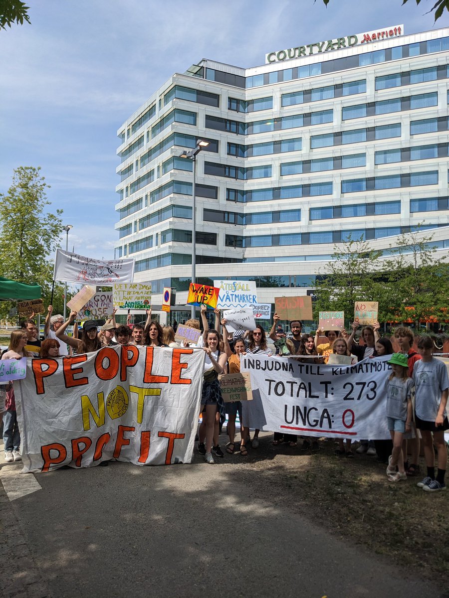 Week 252. Today activists blocked the Swedish government’s “climate meeting”, where they invited Sweden’s biggest polluters, but not climate scientists, youth and climate movements.

We need people in and polluters out! #FridaysForFuture #ClimateStrike #TomorrowIsTooLate