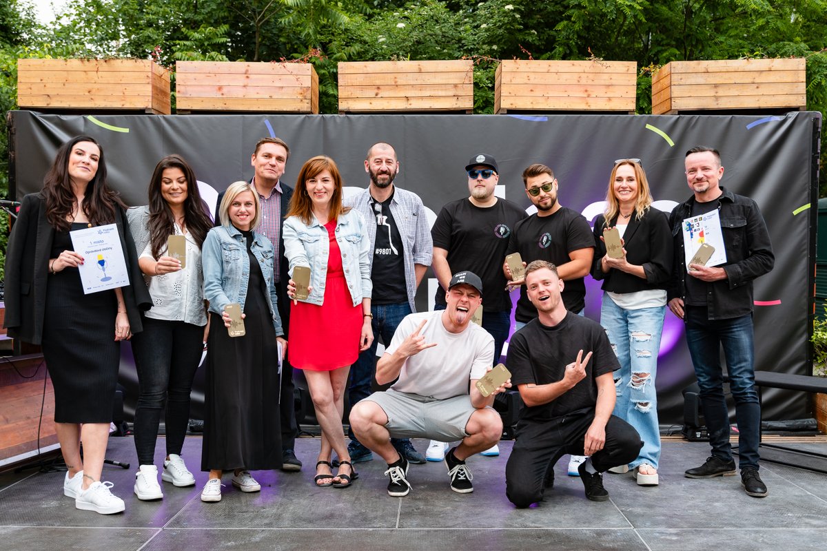 youradiotalk's tweet photo. Pátý ročník ankety #Podcastroku👏Absolutním vítězem se staly Opravdové zločiny. V jednotlivých kategoriích jste svými hlasy rozhodli o dalších vítězích: Host Lucie Výborné, Kriminálka, Brain We Are, Hodina dějepichu, Kudy běží zajíc, Ve vatě, Hype-Cast, Vlevo dole a Pod svícnem. https://t.co/waEVTG2Fe0