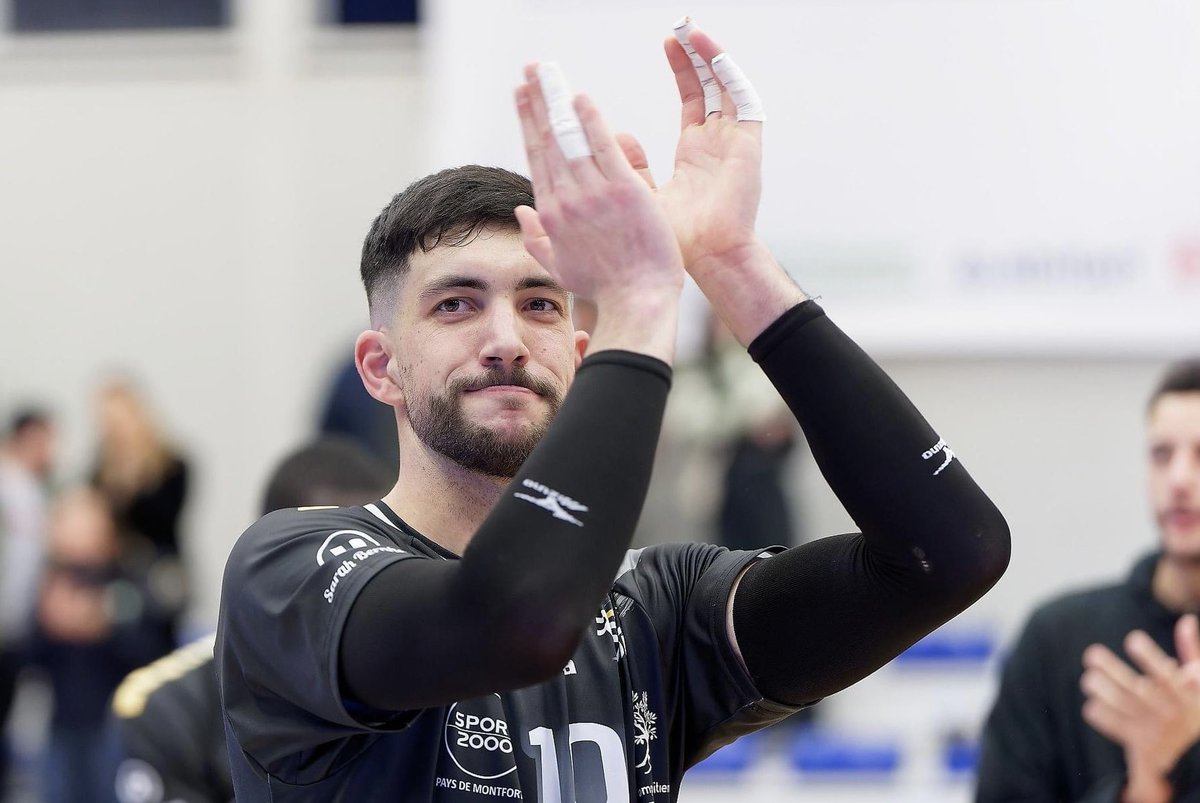 🤩 ¡Preparados para verte dar espectáculo en Son Moix!

📸 Christian Peoc'h. 

🏐 #BienvenidoÁngel
💙 #ClubVoleyPalma