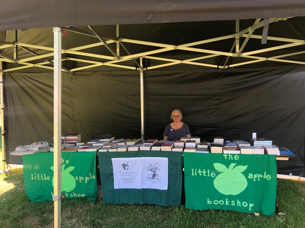 Guns n Roses at Glastonbury? Pah!! Little Apple at the Big Tent Ideas festival. That's where it's at!! Tickets are free. We're in Dean's Park today and tomorrow and we've got an appetite for transactions. (Sorry!!) 🎸📚