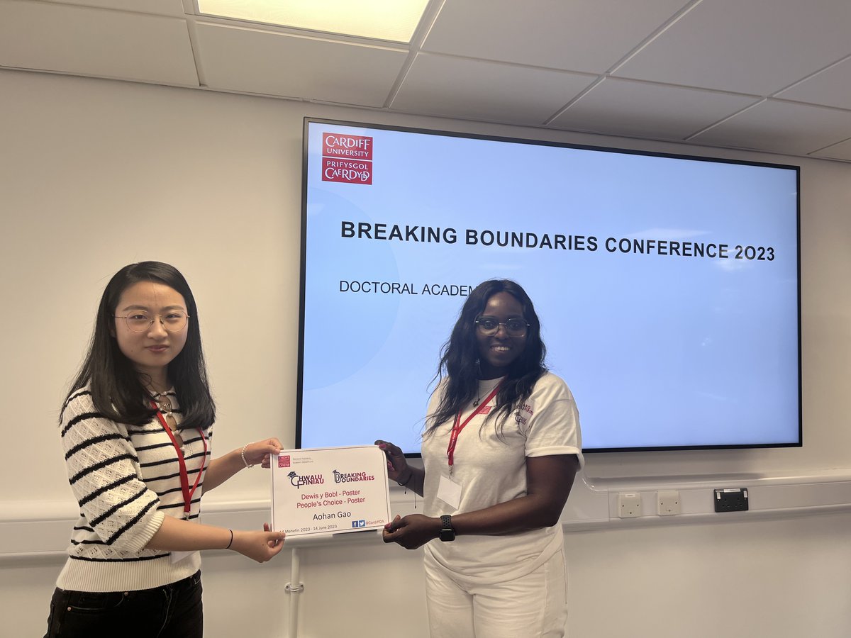 BBCardiffUni's tweet photo. Congrats to Muhammad Dahlan and Aohan Gao for the winners of the "People's Choice" posters awards at the #BB2023! Additionally, we applaud the remarkable first and second prize recipients, Rhianna Murphy and Kathryn Williams, for their captivating talks at #BB2023. 🥳

@CardiffDA https://t.co/3c9YeiAfY7