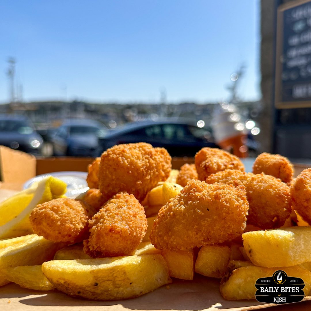 A better Friday with…
Scampi & Chips 🦐🍟

Lightly breaded prawns served with fresh cut chips and our homemade tartare sauce

We’re open 10am - 5:30pm

#scampi #chips #bailybites #howth #howthharbour #lovehowth #howthcliffwalk #howthpier #lunch #freshcatchandcoffee