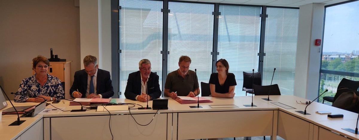 Sniil1's tweet image. 📰 #Communiqué  - Après des années de souffrance et de mépris, la signature de cet avenant 10 représente une première avancée pour la #profession.  

Pour autant, le Sniil compte poursuivre sur cette lancée et entamera prochainement de nouvelles #négociations 👇