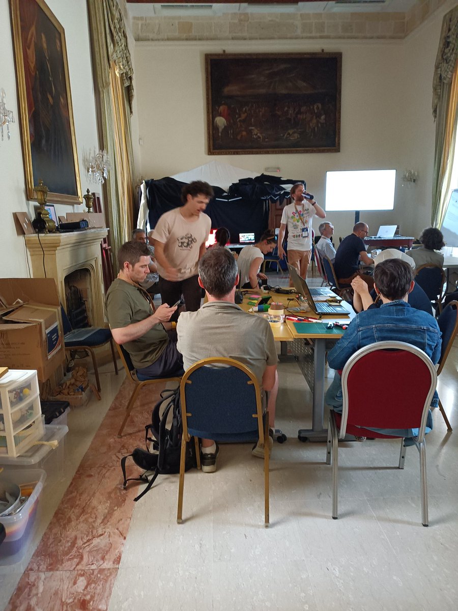 MayMaysab's tweet photo. Starting with #ThinkOutsidetheScreen #digitalTinkering #artistengagement @Ecsite #EcsiteMakers #Ecsite2023 #malta @smartinseb https://t.co/P2ZujLSMRc