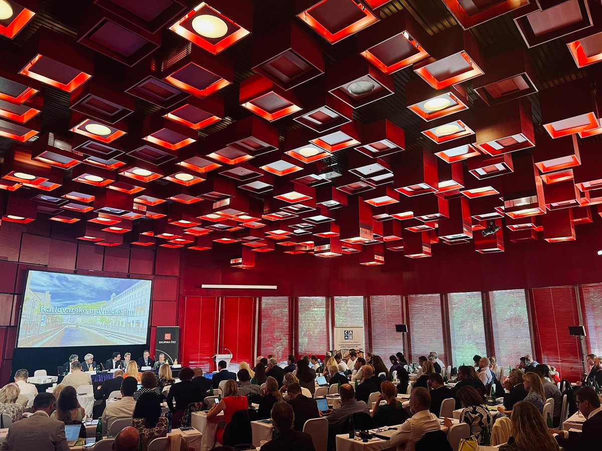 Na proslulé konferenci Karlovarské právnické dny můžete potkat i #Rozumnepravo 💡 <a href="/OndrejTrubac/">OndrejTrubac</a>, <a href="/PetrBza2/">Petr Bříza</a>, <a href="/brejchova_marie/">Marie Brejchova</a>, <a href="/MelzerFilip/">Filip Melzer</a> a Tomáš Gřivna.

#Konference se koná až do soboty.

💡kjt.cz/cs/2023/progra…

#karlovarskepravnickedny #pravo