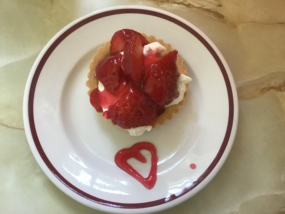 ClareCoyleEAL's tweet photo. Congratulations to these lovely folk on completing VERP training today. It started with a strawberry tart and ended with poems, raps, films and a wonderful testimony to the power of collaborative learning from Kat (in Polish). #reflectivepractitioners #relationshipsmatter https://t.co/izvqBnC29p