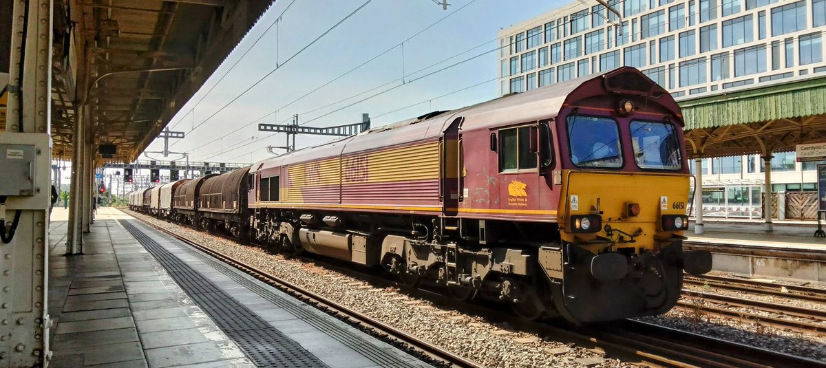 #FreightFriday 66151 at Cardiff Central a few weeks ago

#Class66