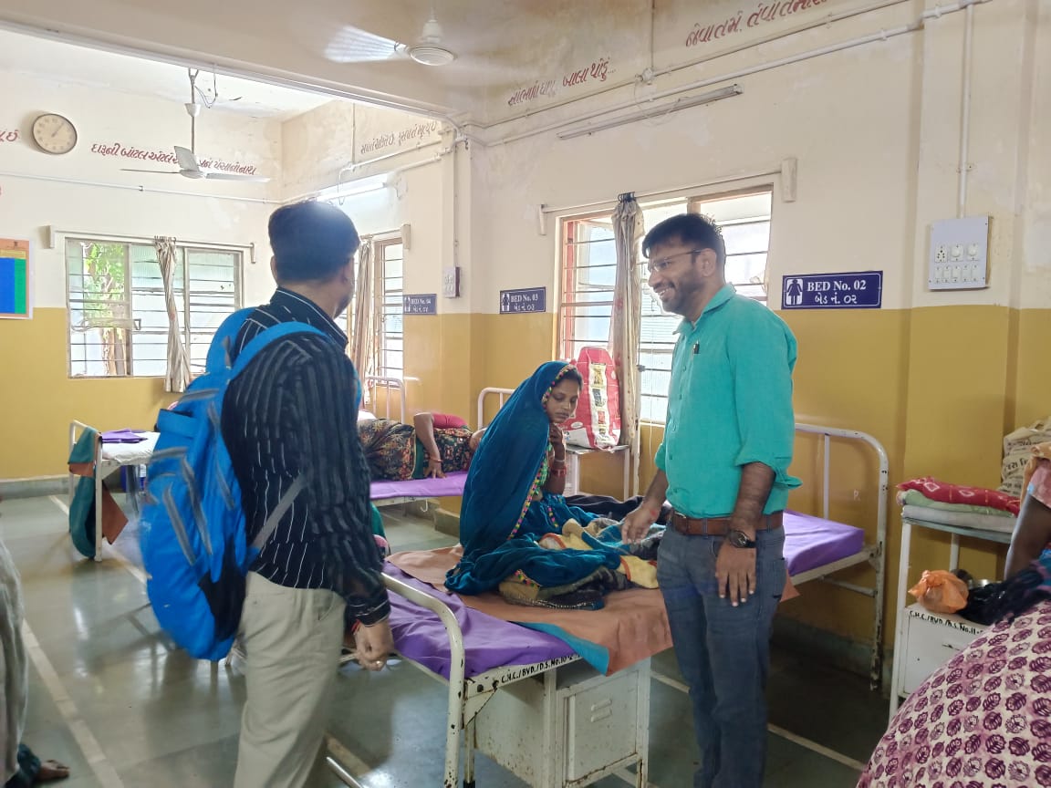 <a href="/COLLECTORDWK/">Collector Devbhumi Dwarka</a> <a href="/DdoDwarka/">District Panchayat DevbhumiDwarka</a> <a href="/CDHO_Dwarka/">CDHO Devbhumi Dwarka</a> <a href="/NHMGujarat/">NHM Gujarat</a> 
@info_dbd 

બીપરજોય વાવાઝોડાની ગંભીર પરિસ્થિતિ વચ્ચે સામુહિક આરોગ્ય કેન્દ્ર ભાણવડ માં ત્રણ ડિલિવરી સલામત રીતે થયેલ .. ટીમની બિરદાવવા લાયક કામગીરી